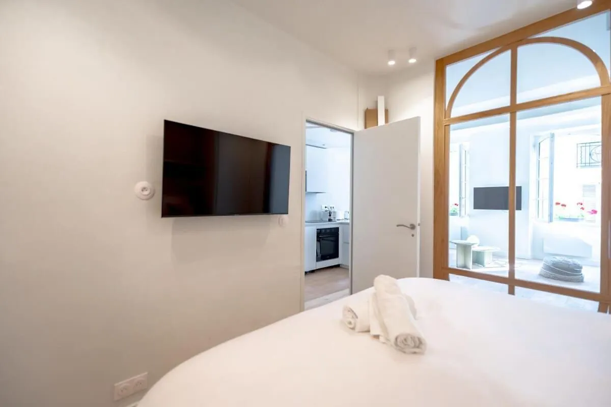 Petit Gambetta L Bright & Fresh L Shellter Rentals 쎙뜨호뻬 아파트